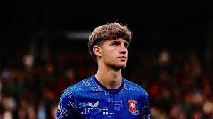 当时巨能飞！不知道现在的乔治还能不能做这个360度扣篮了